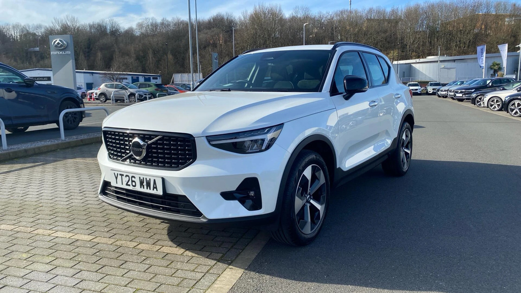 Volvo XC40 2.0 B3p Plus Dark YT26WWA #3