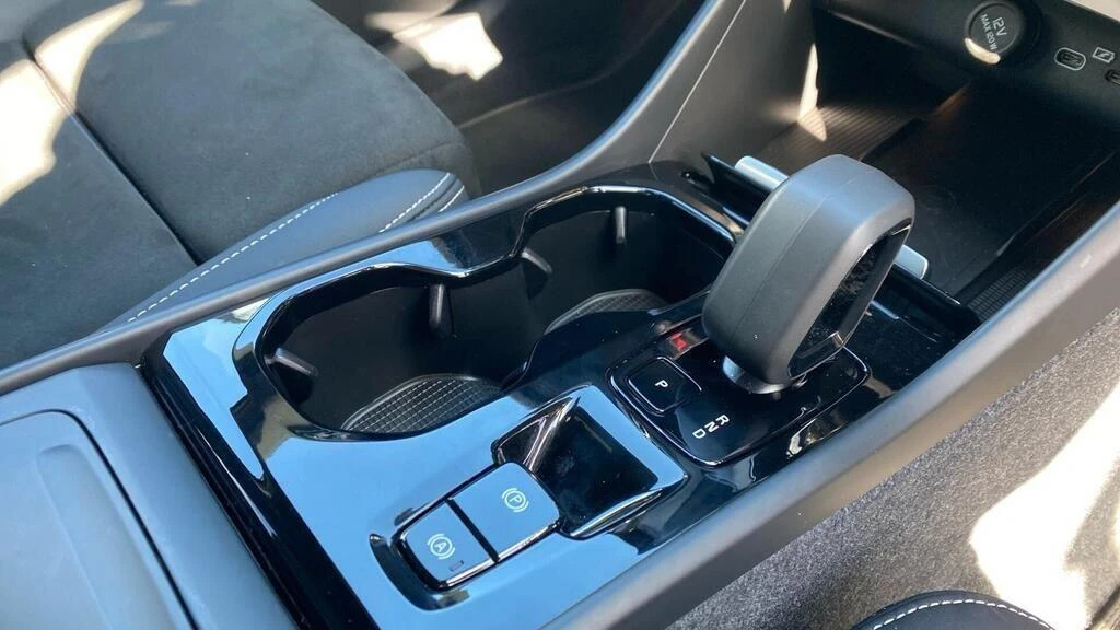 Volvo XC40 2.0 B3p Plus Dark NL26HVO #4