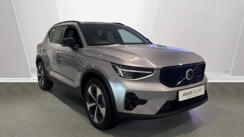 Volvo XC40 2.0 B3p Plus Dark
