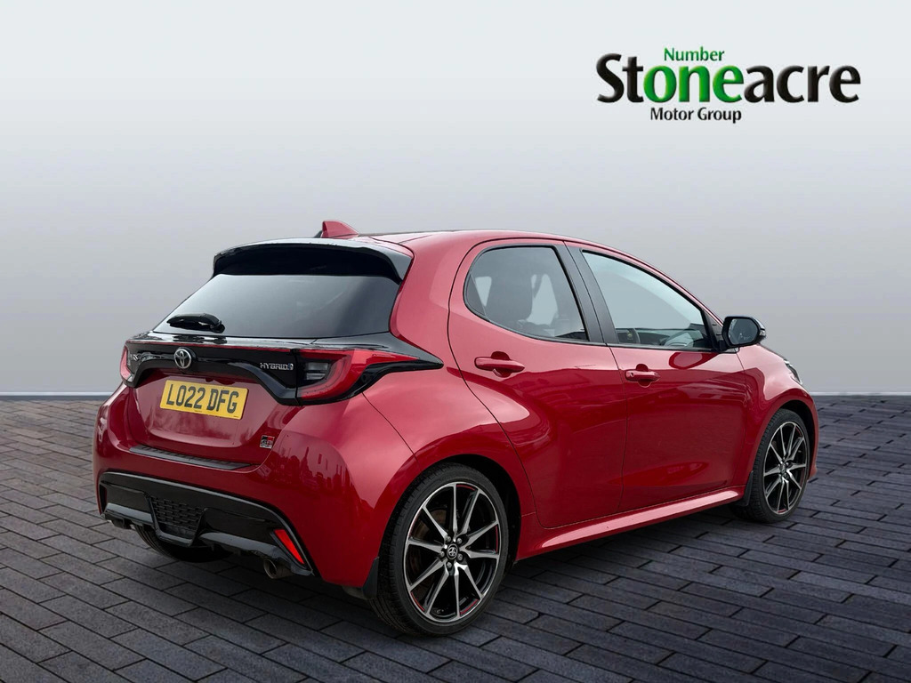 Toyota Yaris 1.5 Hybrid Gr Sport LO22DFG #3