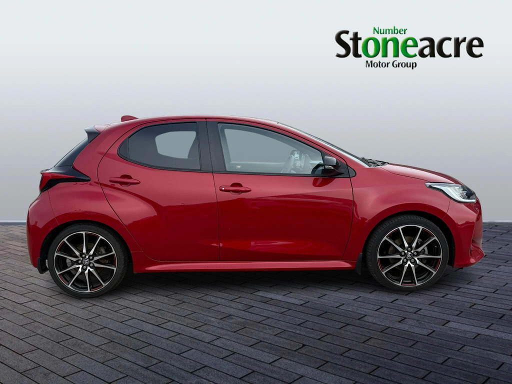 Toyota Yaris 1.5 Hybrid Gr Sport LO22DFG #2