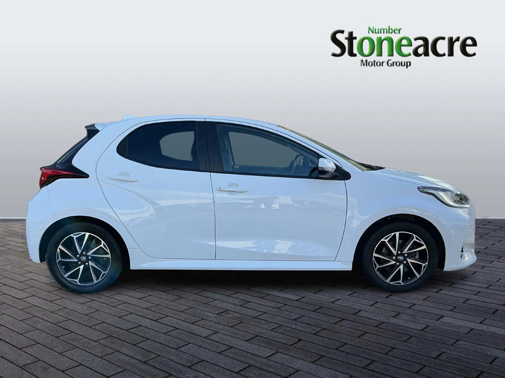 Toyota Yaris 1.5 Hybrid Design YY73FZH #2
