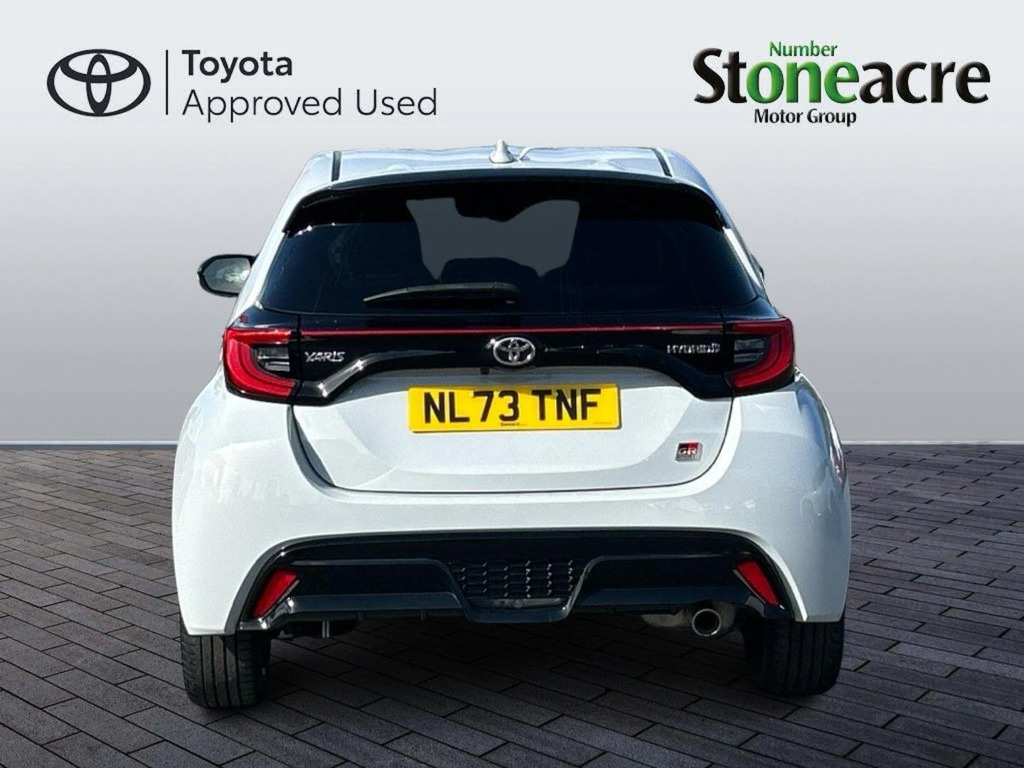 Toyota Yaris 1.5 Hybrid Gr Sport NL73TNF #4
