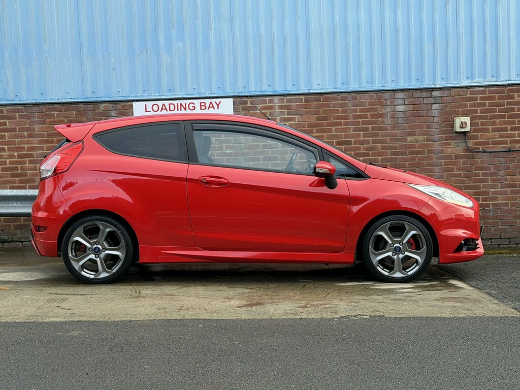 Ford Fiesta Hatchback 1.6 T Ecoboost St-2 2014 BD14MVL Red #6
