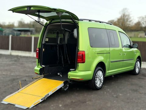 Volkswagen Caddy Maxi Life 2.0 Tdi Dsg Green