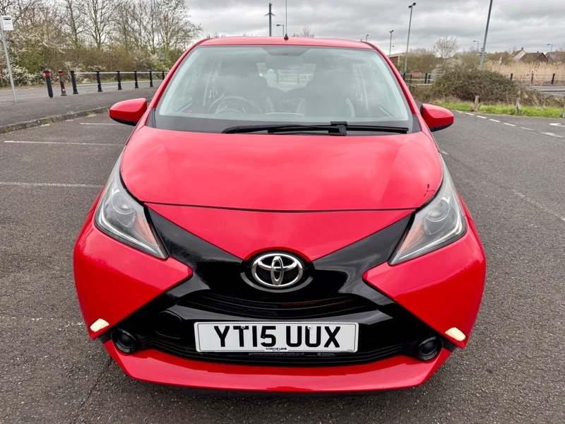 Toyota Aygo Vvt-i X-play YT15UUX Red #2