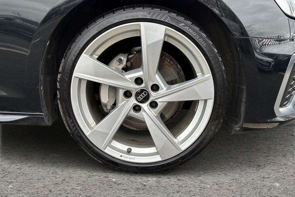Audi A4 40 Tfsi 204 S Line S Tronic 2023 YB73FGF Black #5
