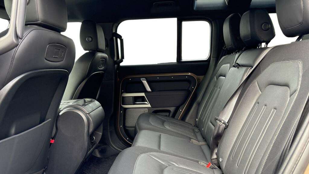Land Rover Defender 110 3.0 D250 X-dynamic Se 110 6 Seat 2021 BL71AWF Brown #4