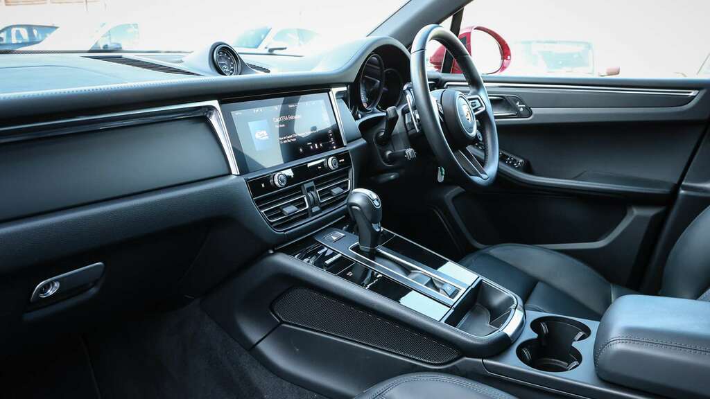 Porsche Macan S-a 2022 YY72DJD Red #5
