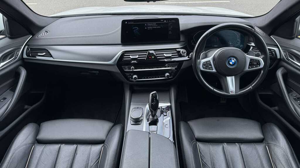 BMW 5 Series 530E M Sport 2022 YP72VHC White #5