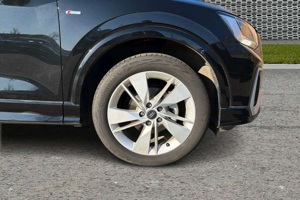 Audi Q2 30 Tfsi 116 S Line 2025 Black #5