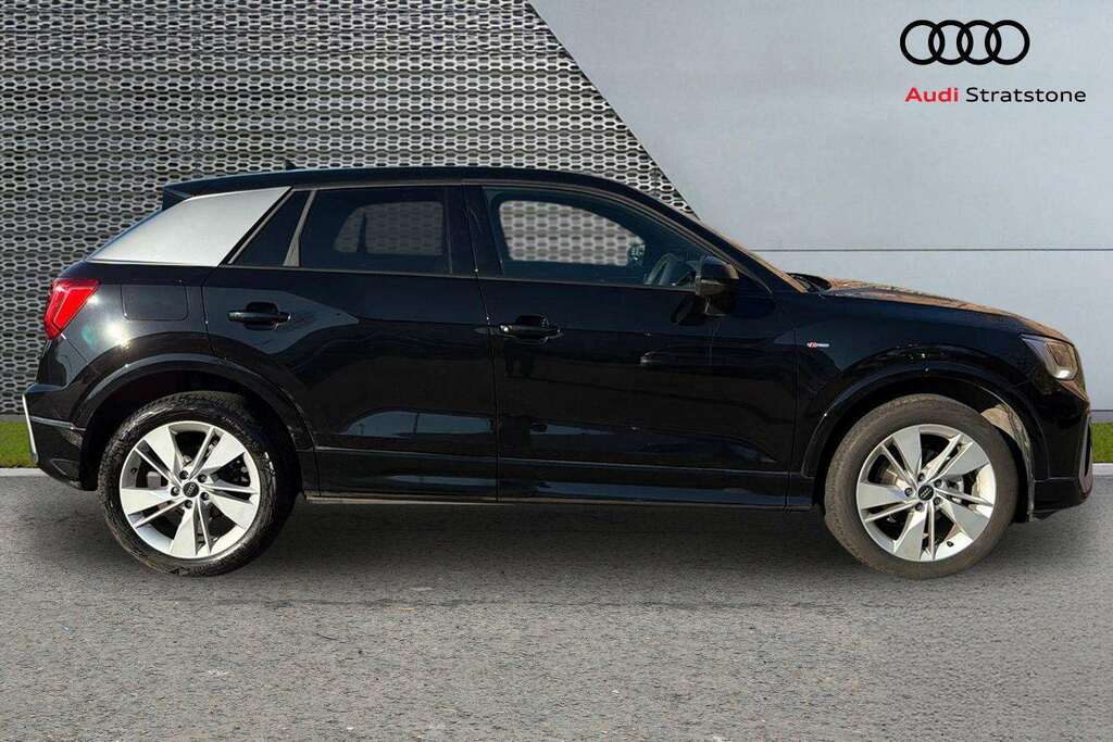 Audi Q2 30 Tfsi 116 S Line 2025 Black #4
