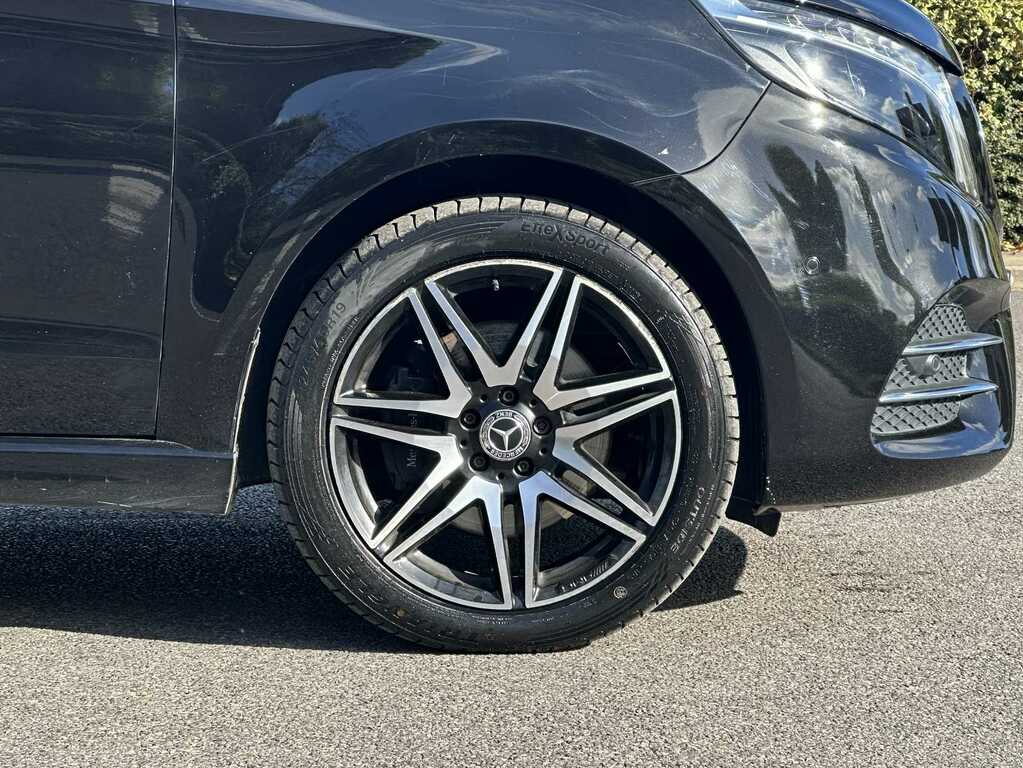 Mercedes-Benz V Class V220 D Amg Line 9G-tronic Extra Long 2023 KW23XDO Black #3