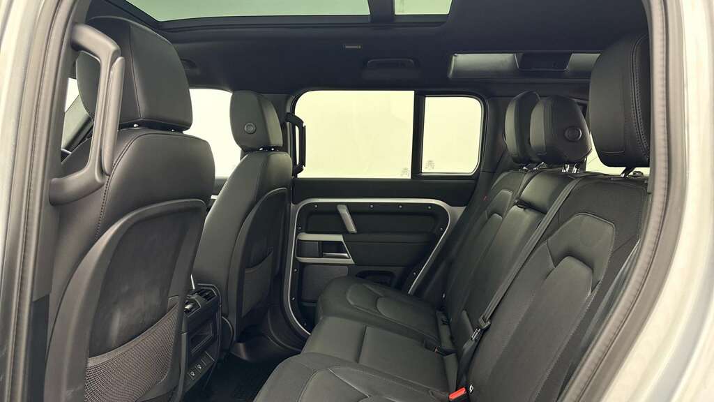 Land Rover Defender 110 3.0 D300 X-dynamic Se 110 2024 KT24URE Silver #4