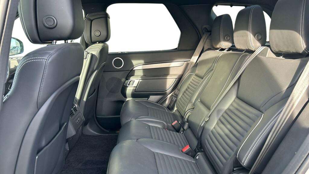 Land Rover Discovery 3.0 D300 Dynamic Hse 2024 KP24LFU Silver #4