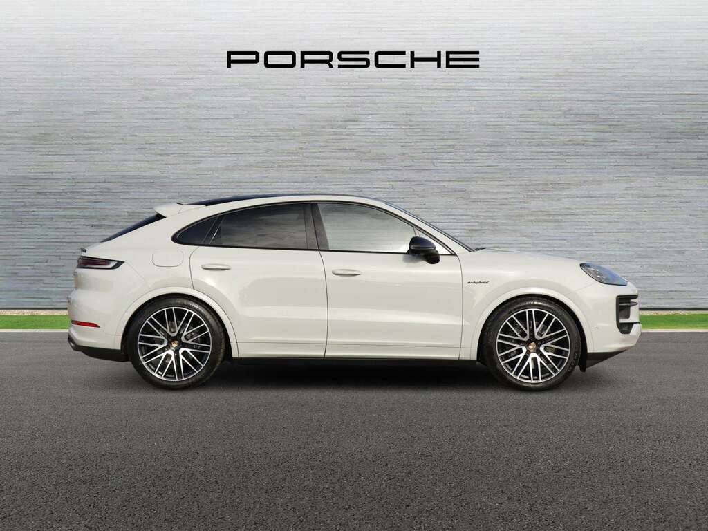 Porsche Cayenne 3.0 V6 E-hybrid 25.9Kwh Black Edition Coupe Pe  #2