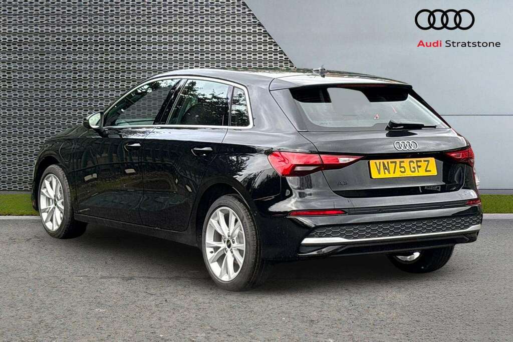 Audi A3 1.5 Tfsi E 204 Sport S Tronic 2025 Black #3