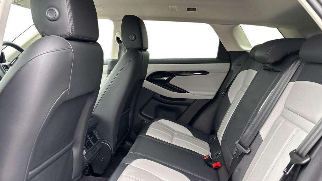 Land Rover Range Rover Evoque 2.0 D200 Dynamic Se 2024 KP74AGY Grey #4
