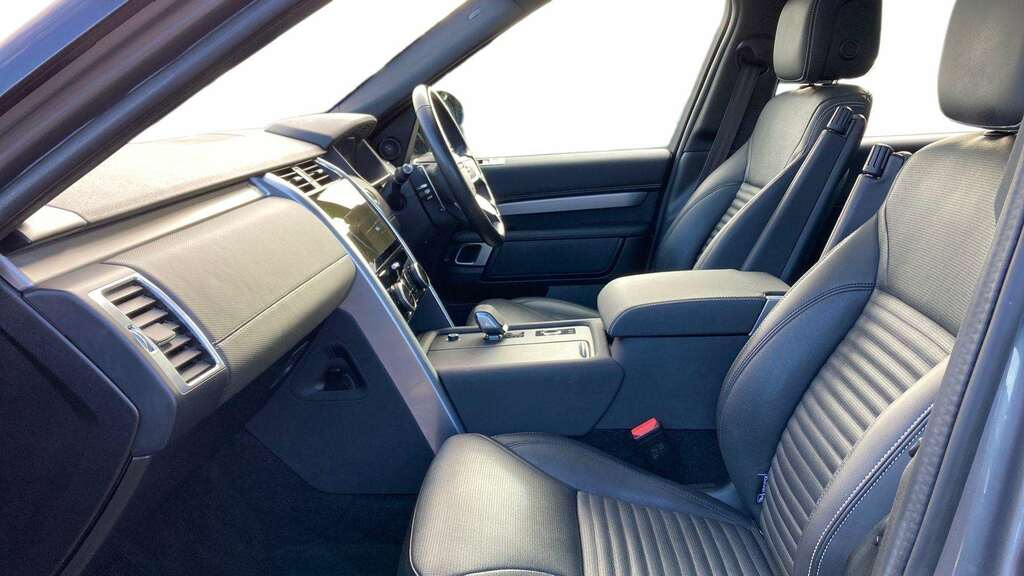 Land Rover Discovery 3.0 D300 R-dynamic Se 2022 FJ72XWG Grey #3