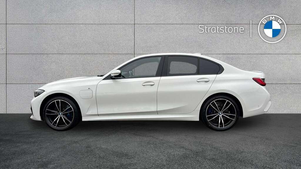 BMW 3 Series 330E M Sport Step 2021 AV21JCX White #4