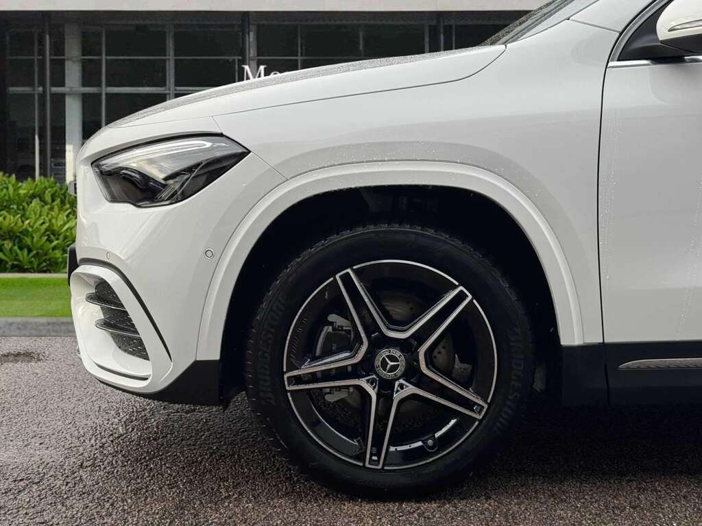 Mercedes-Benz GLA Class 250E Amg Line Executive 2025 EJ75ZHV White #4