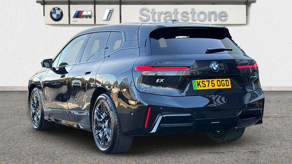 BMW iX 300Kw Xdrive45 M Sport 101Kwh 2025 KS75OGD Black #2