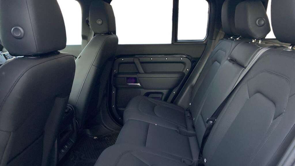 Land Rover Defender 110 3.0 D250 X-dynamic Se 110 2025 BJ75ZYN Black #4