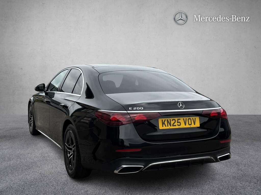Mercedes-Benz E Class E200 Amg Line Premium 9G-tronic 2025 KN25VOV Black #2