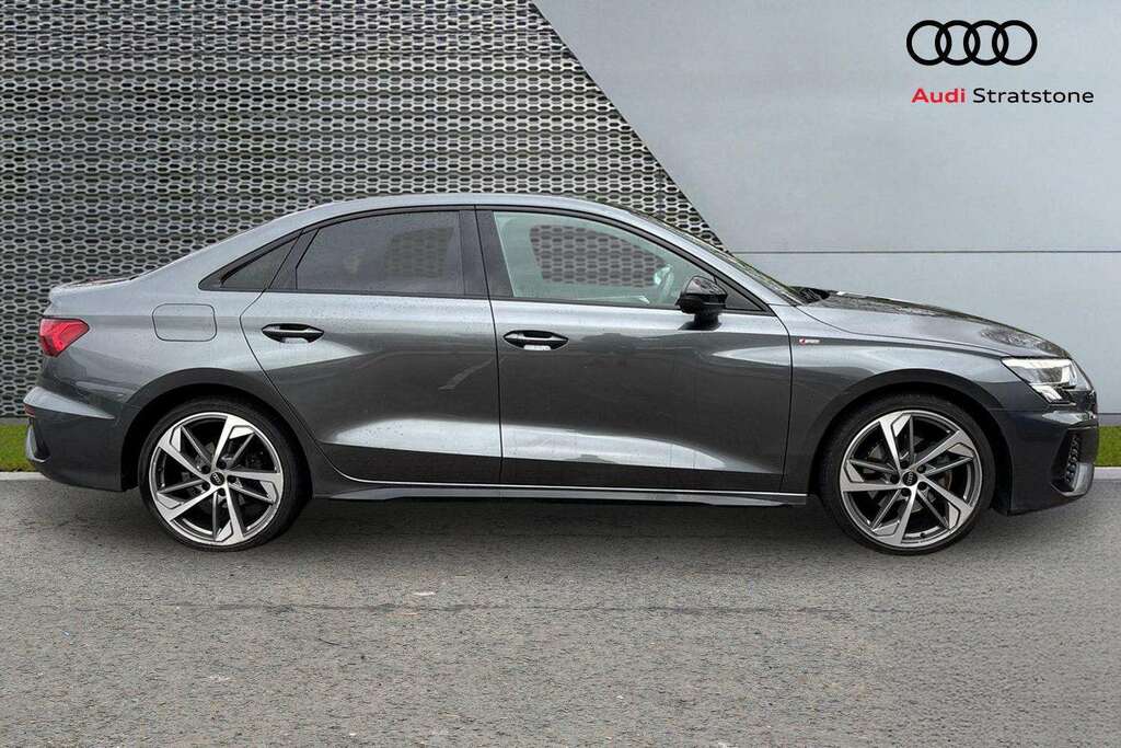 Audi A3 35 Tfsi Black Edition 2024 ML24RKJ Grey #4