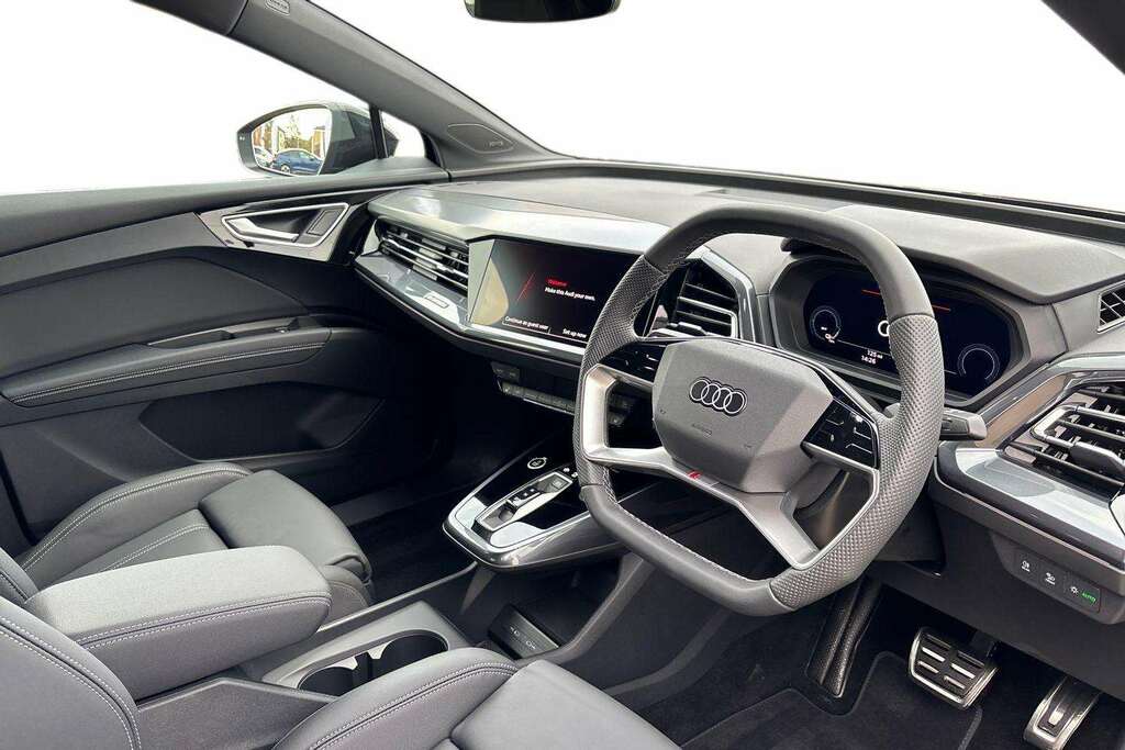 Audi Q4 E Tron 210Kw 45 82Kwh Black Edition 2026 KU26YUT Blue #6