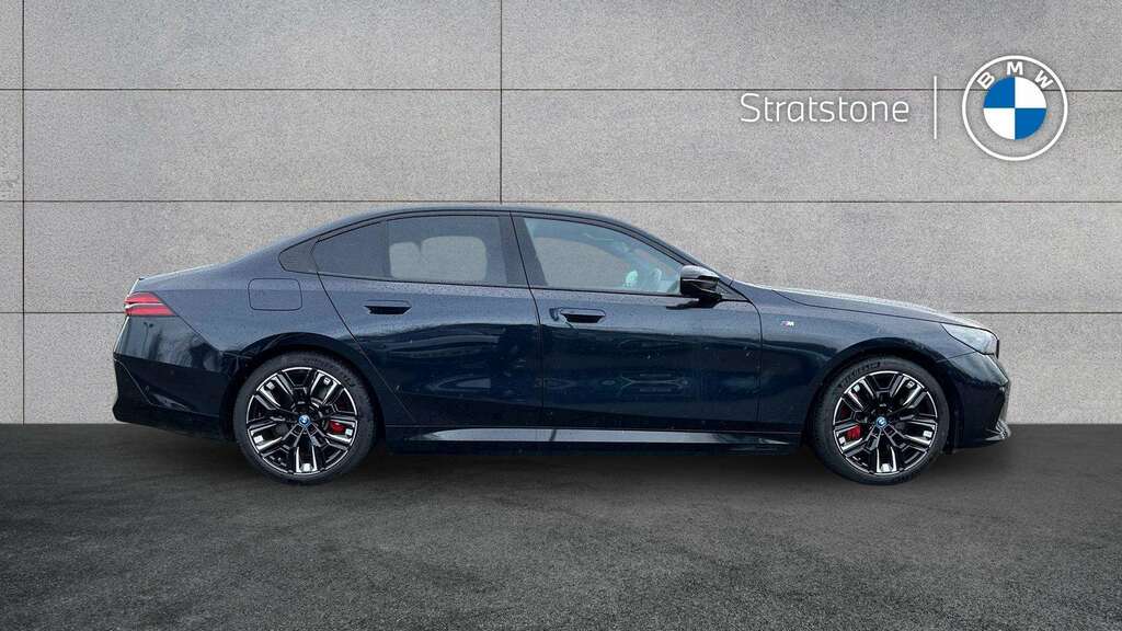 BMW i5 442Kw M60 Xdrive 84Kwh 2024 AP73RXN Black #3