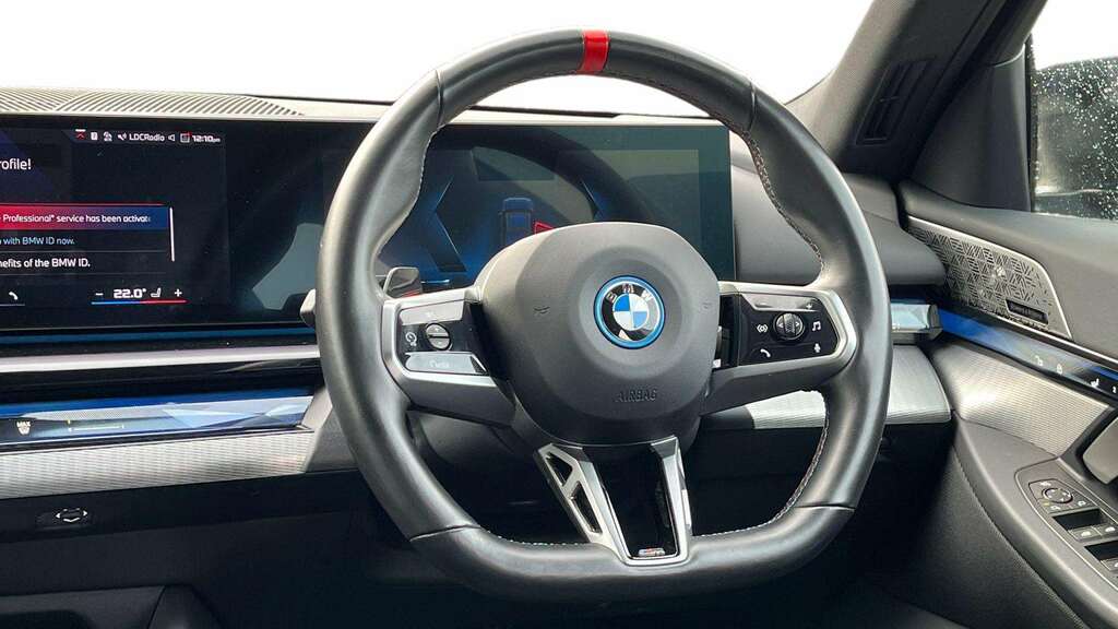 BMW i5 442Kw M60 Xdrive 84Kwh 2024 AP73RXN Black #6