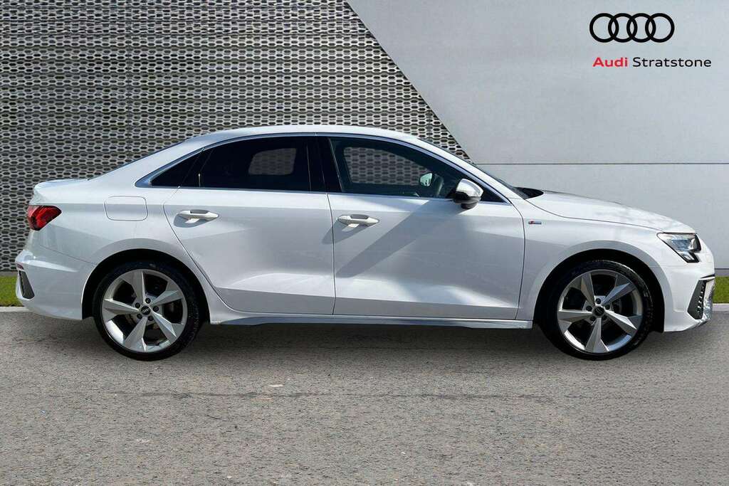 Audi A3 30 Tfsi S Line S Tronic 2024 DF24TYX White #4