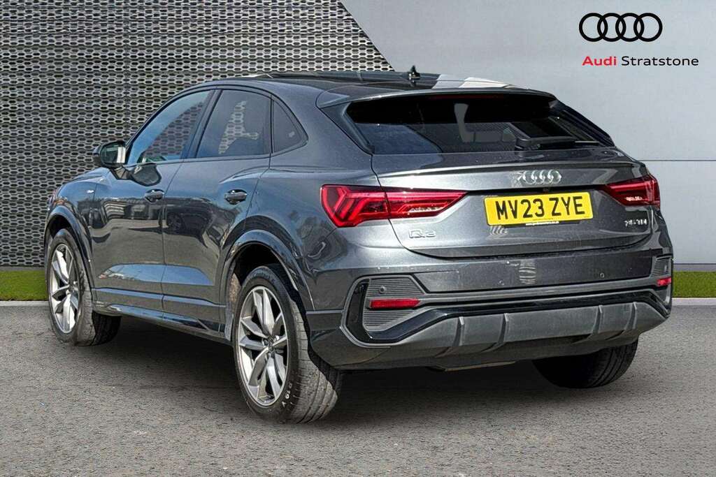 Audi Q3 35 Tdi Black Edition S Tronic 2023 MV23ZYE Grey #3