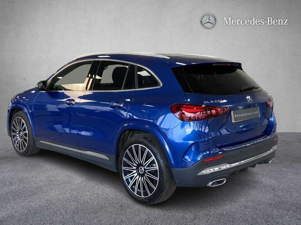 Mercedes-Benz GLA Class 220D 4Matic Amg Line Premium Plus 2024 KN74TKC Blue #4