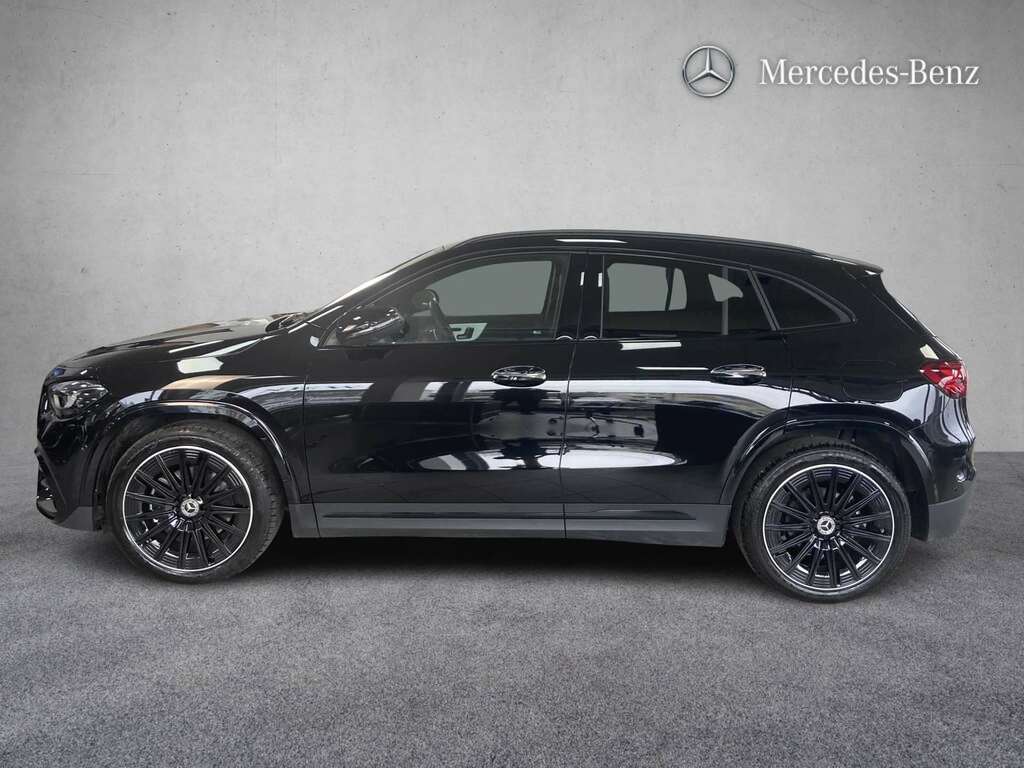 Mercedes-Benz GLA Class 200D Amg Line Premium Plus 2025 Black #3