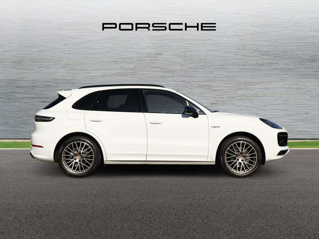 Porsche Cayenne Cayenne E-hybrid Platinum Edition 2023 EY23VUH White #3
