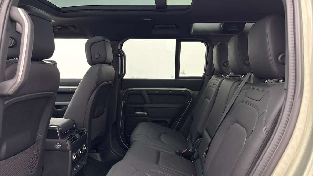 Land Rover Defender 110 3.0 D350 X-dynamic Hse 110 7 Seat 2025 KT74YTE Green #4