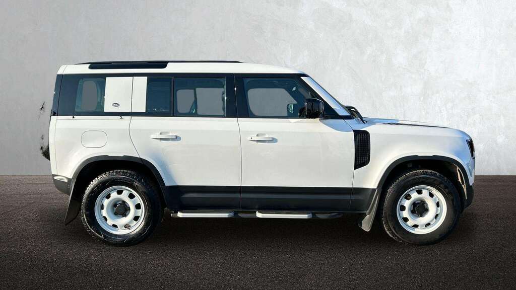 Land Rover Defender 110 3.0 D250 Se 110 2024 RA73KWK White #5