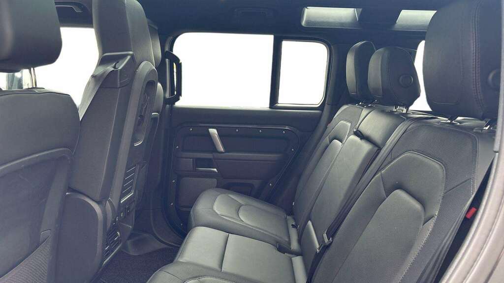 Land Rover Defender 110 3.0 D300 X-dynamic Hse 110 7 Seat 2024 GN24VDO Grey #4