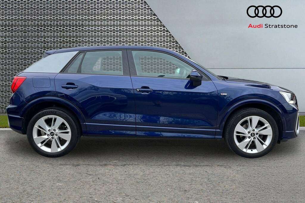 Audi Q2 30 Tfsi S Line 2022 DG72CJO Blue #4