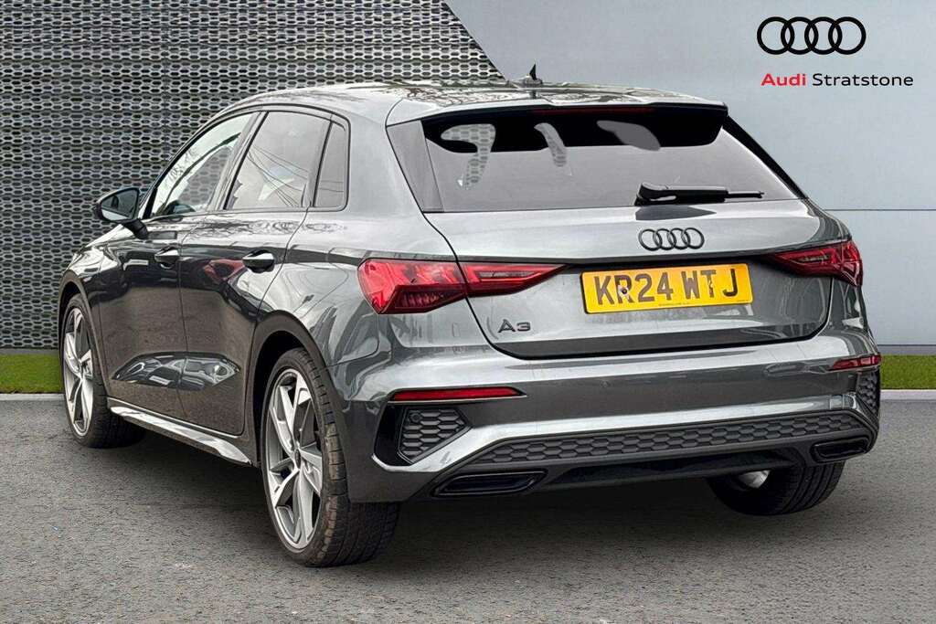 Audi A3 35 Tfsi Black Edition S Tronic 2024 KR24WTJ Grey #3
