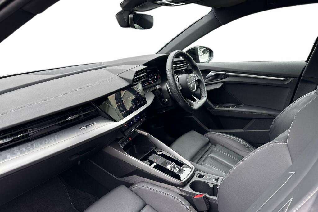 Audi A3 35 Tfsi Black Edition S Tronic 2024 KR24WTJ Grey #2