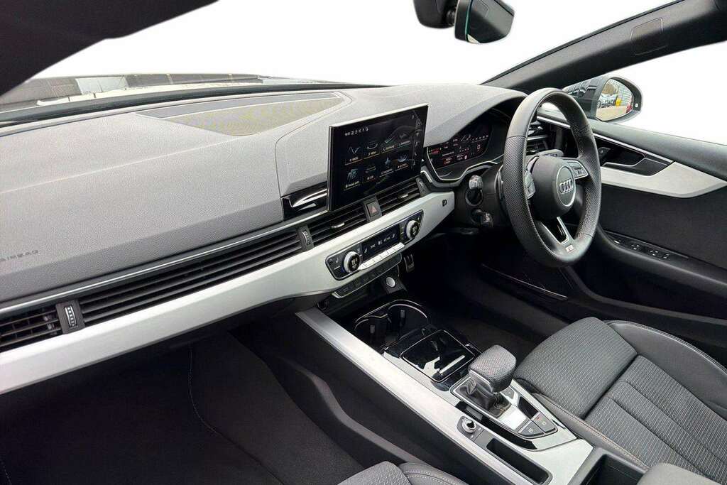Audi A5 35 Tfsi S Line S Tronic 2024 KY74BRV Black #2