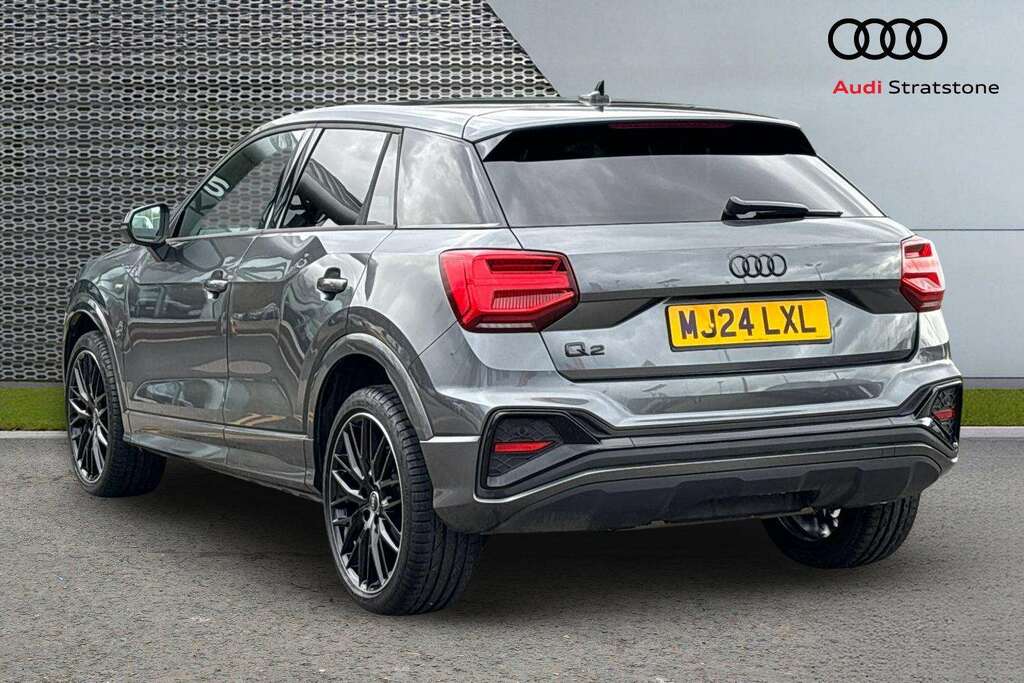 Audi Q2 35 Tfsi Black Edition S Tronic 2024 MJ24LXL Grey #3