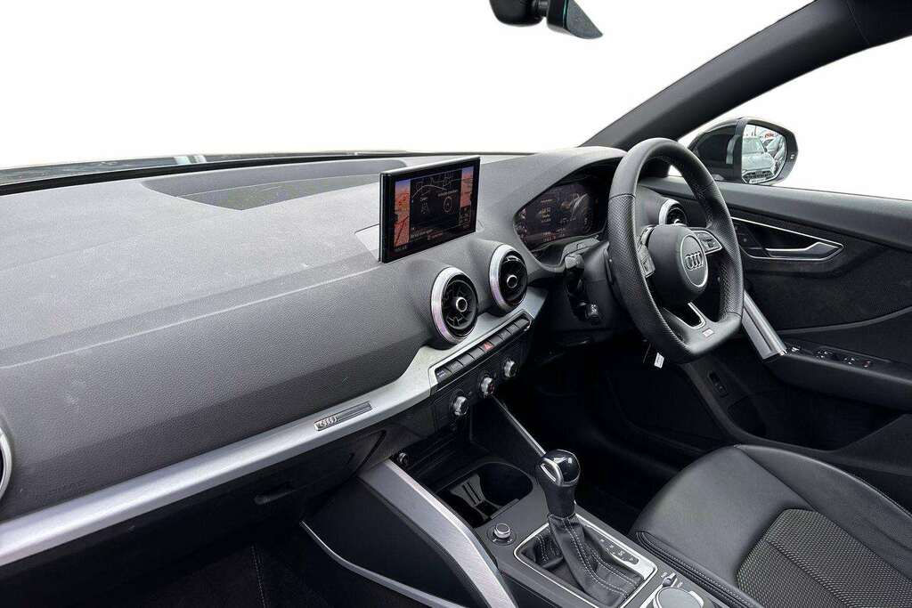 Audi Q2 35 Tfsi Black Edition S Tronic 2024 MJ24LXL Grey #2