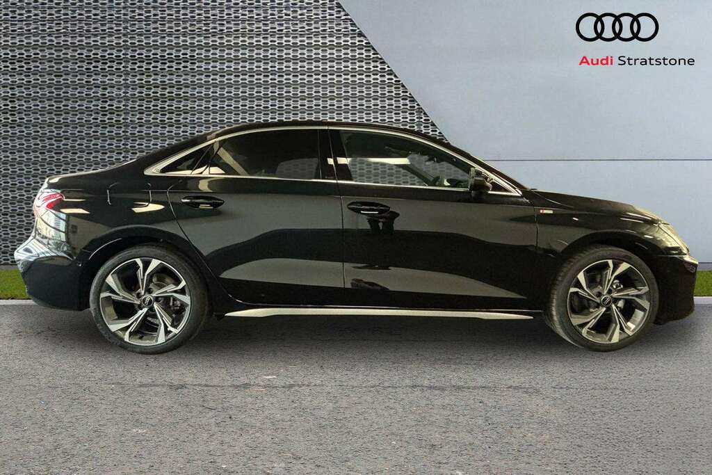 Audi A3 1.5 Tfsi 150 S Line S Tronic 2025 MW75VUB Black #4