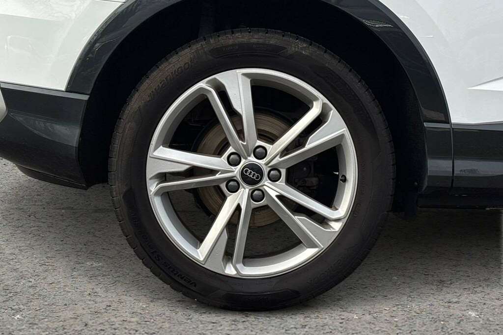 Audi Q3 35 Tfsi S Line S Tronic Leather 2024 ML74YGD White #5