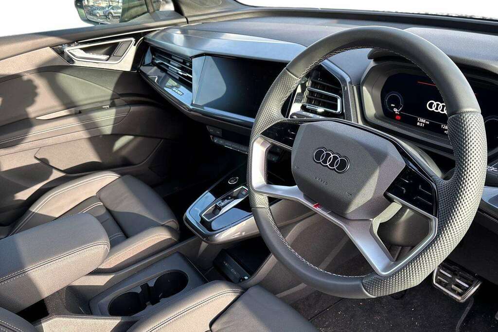 Audi Q4 E Tron 210Kw 45 82Kwh S Line Leather 2025 Black #6