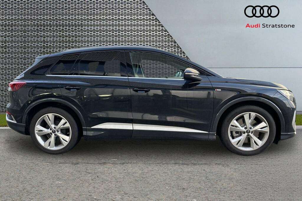 Audi Q4 E Tron 210Kw 45 82Kwh S Line Leather 2025 Black #4